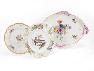 PLATE WITH FLORAL RELIEF, TRAY & PLATE WITH PIERCED RIM AND BIRD PAINTING