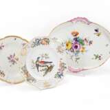 PLATE WITH FLORAL RELIEF, TRAY & PLATE WITH PIERCED RIM AND BIRD PAINTING - фото 1