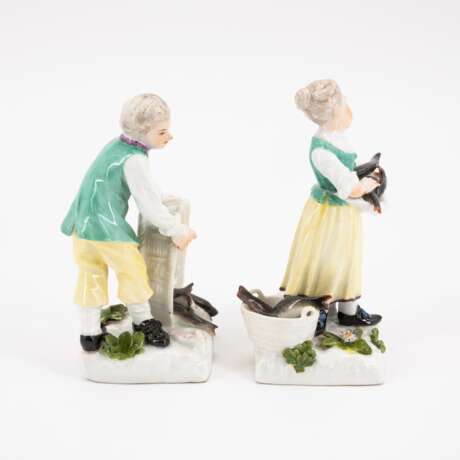 TWO SMALL CHILD FIGURINES AS FISH SELLERS - photo 4