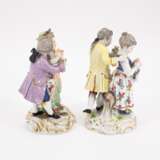PORCELAIN ENSEMBLE OF CHILDREN WITH COUPLE AND DOG & PORCELAIN ENSEMBLE OF CHILDREN WITH EMBRACING COUPLE - Foto 4