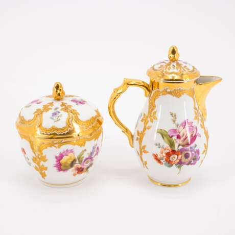 COFFEE SET WITH INTERIOR GILDING FOR TWO PERSONS IN 'Neuzierratdekor' - фото 8
