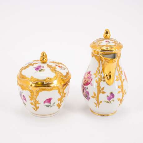 COFFEE SET WITH INTERIOR GILDING FOR TWO PERSONS IN 'Neuzierratdekor' - Foto 9