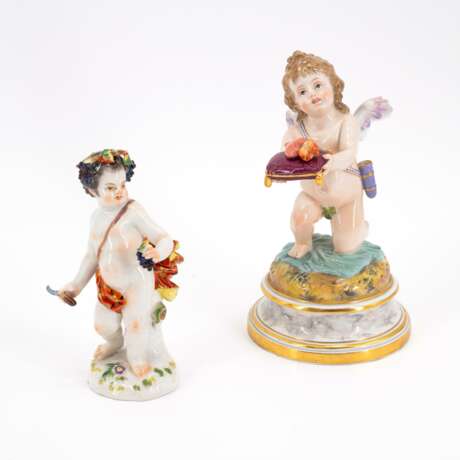 PORCELAIN FIGURINES 'CUPID WORSHIPPING A HEART' AND ALLEGORY 'THE AUTUMN' - Foto 1