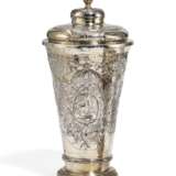 LARGE LIDDED SILVER BEAKER WITH AMOUREUSE ALLEGORIES - photo 1