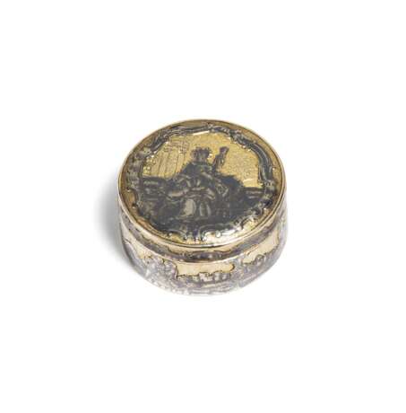 SMALL ROUND SILVER BOX WITH SHEPHERDESS AND COUPLES IN FRONT OF LANDSCAPE - photo 1