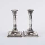 PAIR OF SILVER VICTORIA CANDLESTICKS WITH VASE ORNAMENTATION AND COLUMN STEM - photo 4