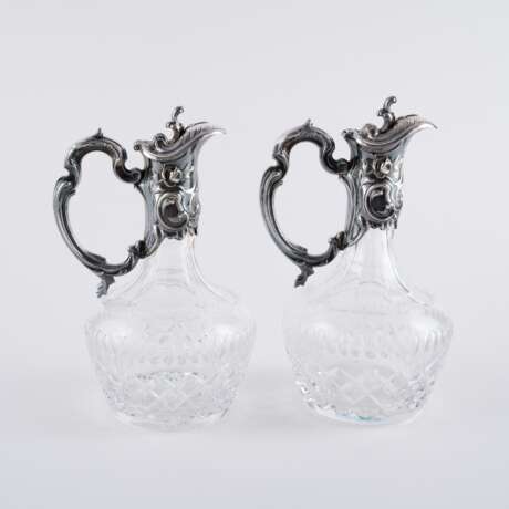 PAIR OF SILVER CARAFES WITH SILVER MOUNTING ROCOCO STYLE - Foto 3
