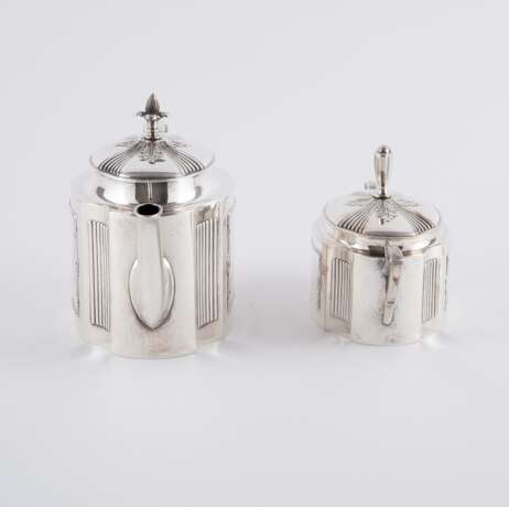 SIX PART SILVER COFFEE AND TEA SERVICE - Foto 4