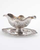 SILVER SAUCIERE ON FIXED BOTTOM PLATE WITH PORTRAIT MEDALLIONS