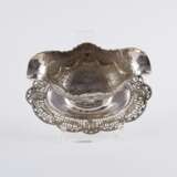 SILVER SAUCIERE ON FIXED BOTTOM PLATE WITH PORTRAIT MEDALLIONS - фото 5