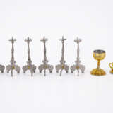 SMALL TOY ALTAR WITH ABUNDANT ACCESSORIES MADE OF WOOD, TIN AND METAL - Foto 7