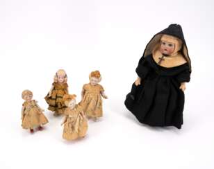 DOLL IN NUN'S HABIT, FOUR BISQUE PORCELAIN HEAD DOLLS AND A DOLL'S HEAD MADE OF PORCELAIN, TEXTILE, WOODEN BEADS AND METAL