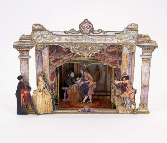 ENSEMBLE OF TWO PAPER THEATRES AND TWO SNOW GLOBES AS MUSIC BOXES MADE OF GLASS, PLASTIC, METAL, WOOD AND PAPER - Foto 2