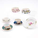 ENSEMBLE OF FIVE PORCELAIN MINIATURE CUPS AND SAUCERS WITH APPLIED FLOWERS - фото 1