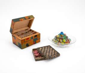 MINIATURE WOODEN GAME BOX, SET OF GLASS MARBLES AND PLAYING CARD BOX