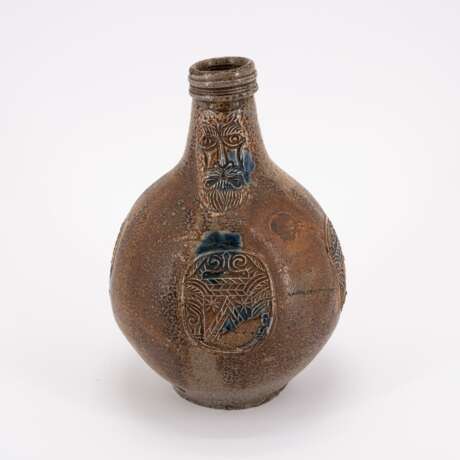 STONEWARE BELLARMINE WITH COAT OF ARMS APPLICATIONS - photo 4