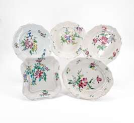 SERIES OF NINE FAIENCE PLATES, ONE SQUARE SHALLOW BOWL WITH "FLEURES CONTOURNÉES"