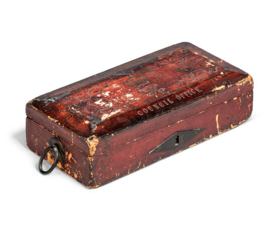 A COLLECTION OF TEN TOOLED LEATHER GOVERNMENTAL DISPATCH BOXES - Foto 15