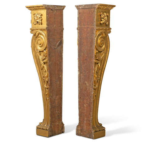 A PAIR OF GEORGE II GILTWOOD PEDESTALS - photo 2