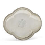 A SET OF FOUR GEORGE III SILVER DISHES FROM THE 2ND BARON SANDYS` DINNER SERVICE - photo 4