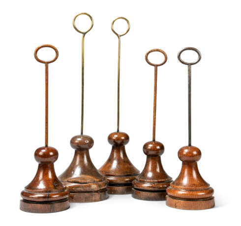 A SET OF FIVE BRASS-MOUNTED OAK AND ELM, LEAD-WEIGHTED DOORSTOPS - фото 1