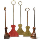 A SET OF FIVE BRASS-MOUNTED OAK AND ELM, LEAD-WEIGHTED DOORSTOPS - photo 3
