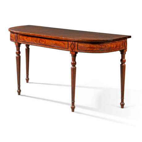A REGENCY PAIR OF GRAINED MAHOGANY SERVING TABLES - Foto 2