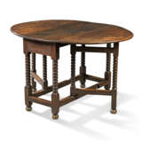 A WILLIAM AND MARY OAK GATELEG TABLE - Foto 2