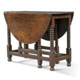 A WILLIAM AND MARY OAK GATELEG TABLE - Foto 4