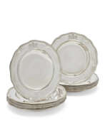 Уильям Криппс. FOURTEEN GEORGE III SILVER SOUP PLATES FROM THE 2ND BARON SANDYS&#39; DINNER SERVICE