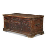 AN ITALIAN INK-DECORATED CYPRESS WOOD CASSONE - photo 3