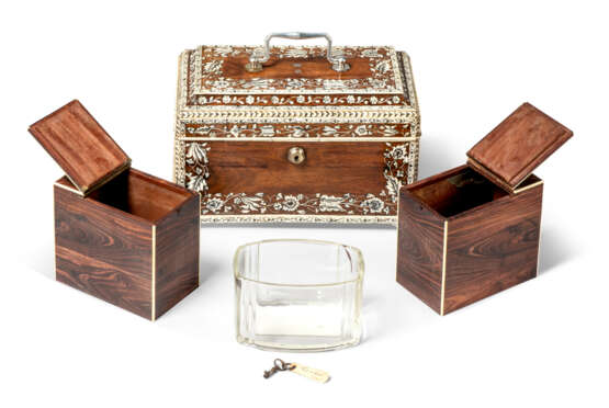 AN ANGLO-INDIAN SILVER-MOUNTED AND ENGRAVED-IVORY INLAID INDIAN ROSEWOOD TEA CADDY - фото 4