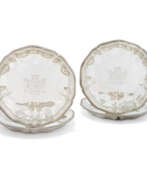 Томас Хеминг. A SET OF FOUR GEORGE III SILVER VEGETABLE DISHES FROM THE 2ND BARON SANDYS&#39; DINNER SERVICE