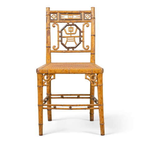 A SET OF FOUR REGENCY BAMBOO AND SIMULATED BAMBOO SIDE CHAIRS - фото 2