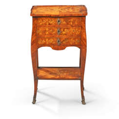 A LOUIS XV ENGRAVED FLORAL MARQUETRY-INLAID TULIPWOOD, SYCAMORE, FRUITWOOD AND KINGWOOD TABLE-EN-CHIFFONIERE