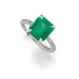 Columbian Emerald-Diamond-Ring - фото 1