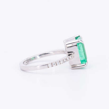 Columbian Emerald-Diamond-Ring - фото 2