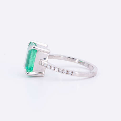 Columbian Emerald-Diamond-Ring - фото 4