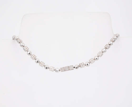 Diamond-Set: Necklace and Ear Jewelry - photo 3