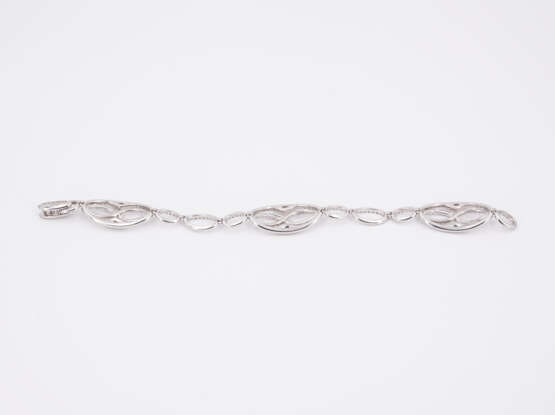 Diamond-Set: Pendant Necklace, Bracelet and Ear Jewelry - фото 5