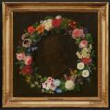 German School. Flower Wreath with the Relief of a Portrait Bust Signed by the Sculptor Karl Voss - Foto 2