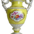 Schlangenvase, Meissen, Entwurf von Ernst August Leuteritz, um 1934, 1. Wahl - Auktionspreise