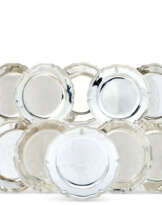 SUITE DE QUATORZE ASSIETTES ALLEMANDES EN ARGENT