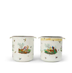 PAIRE DE CACHE-POTS EN PORCELAINE DE HERENDT