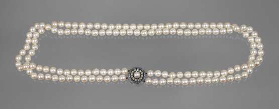 Perlenkette mit Brillantschließe - Foto 1