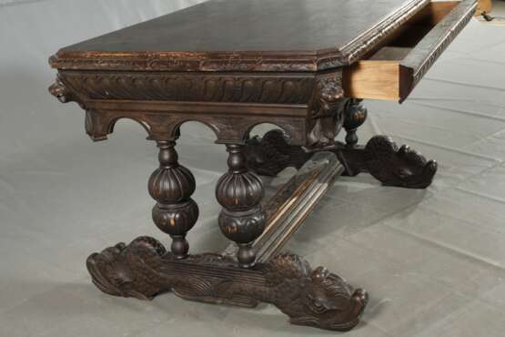 Tisch im Renaissancestil - photo 3