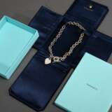 Tiffany & Co Silber 925 Gliederkette mit ungraviertem Herzanhänger und Knebelschließe mit Brandname, 82g, L. 42cm, in Originaletui und -box - фото 1