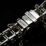Opulentes Platin Tennisarmband mit verlaufenden Diamanten im Baguetteschliff (zus. ca. 23ct/VSI-SI/W-CR (H-L)), 36g, L. 17,4cm - photo 3