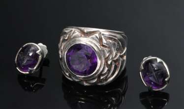 3 Teile Silber 925 Aurim Schmuck mit Amethysten: Ring mit floral abstrahierter Fassung und Paar ovale Ohrstecker mit Cabochons und Kreuzgravur, Entw./Ausf.: André Kröger/ Hamburg 2001, zus. 26g, Gr. 55, Ring innen gravie…