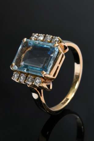 Gelbgold 750 Ring mit Aquamarin (ca. 3.5ct) zwischen Brillantleisten (zus. ca. 0.20ct/P2/CR), 4,3g, Gr. 50,5 - Foto 1